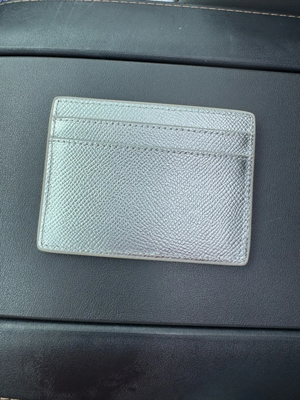 NWOT Kurt Geiger Metallic Silver Textured Leather Card Holder - Picture 2 of 2